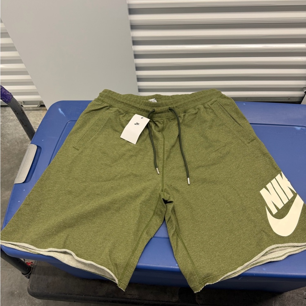 Nike Men's Green Athletic Shorts